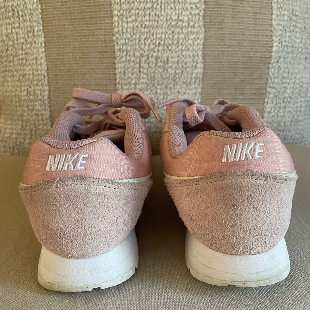 Nike Women's MD runner 2 shoes - Picture 2 of 7